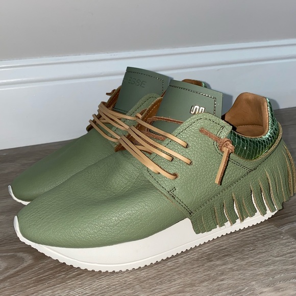 ESSEusESSE Shoes - ESSEutESSE